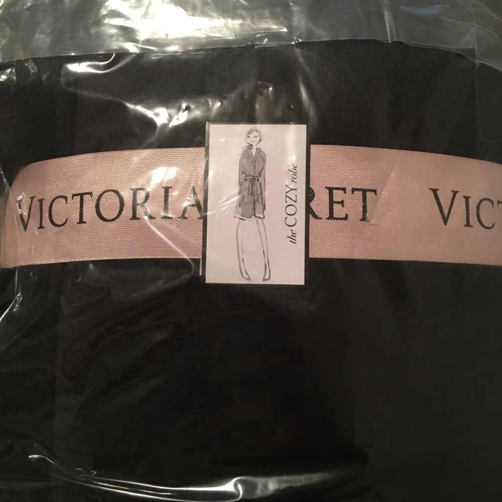 Victoria’s Secret”The cozy robe” Sz M/L Black NWT